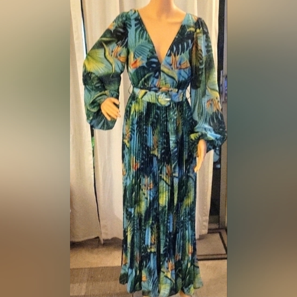 Tropical Print Maxi Dress by Luxxel size SM.